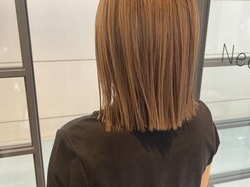 ベージュ