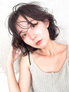 濡れ質感×くしゃっとレイヤーボブ