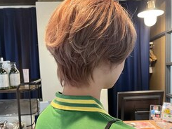 ピンクベージュ