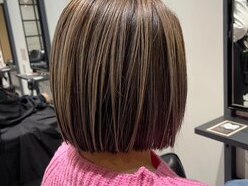 切りっぱなしボブで毎朝のセットもラクに