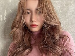 小顔見えレイヤーカットで軽やかヘア