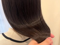 髪質改善で理想のサラツヤ髪へ♪