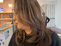 骨格に合わせたレイヤーカット☆