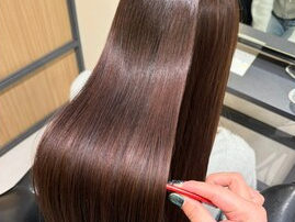 髪質改善ストレートで素髪ツヤ髪へ